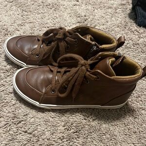 Boys brown shoes